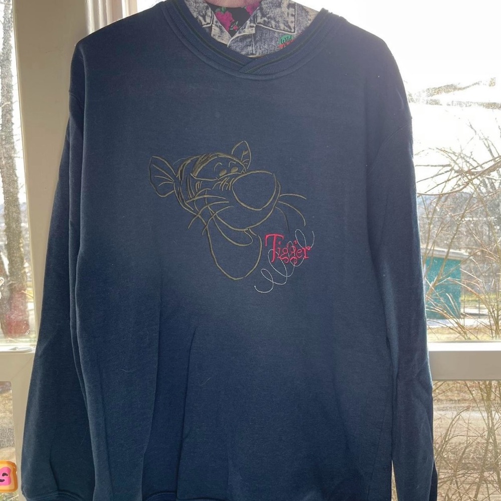 Vintage navy blue Tigger embroidered sweater